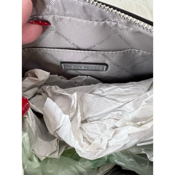 Michael Kors Large Jet Set Logo Crossbody In Silver - Picture 6 of 9